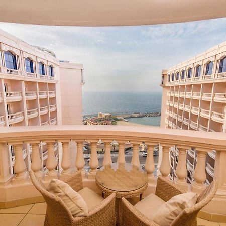 Tolip Hotel Alexandria Exterior foto Balcony view of the hotel