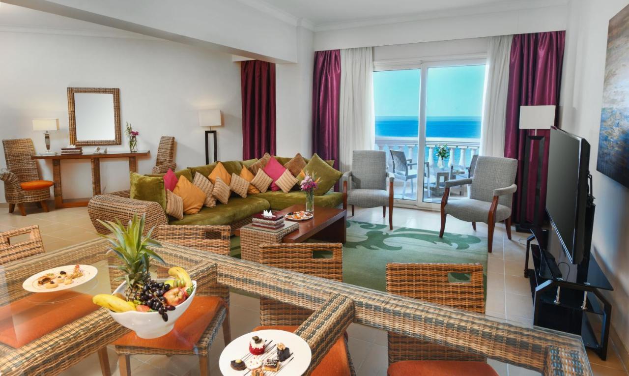 Tolip Hotel Alexandria Exterior foto A suite at the resort