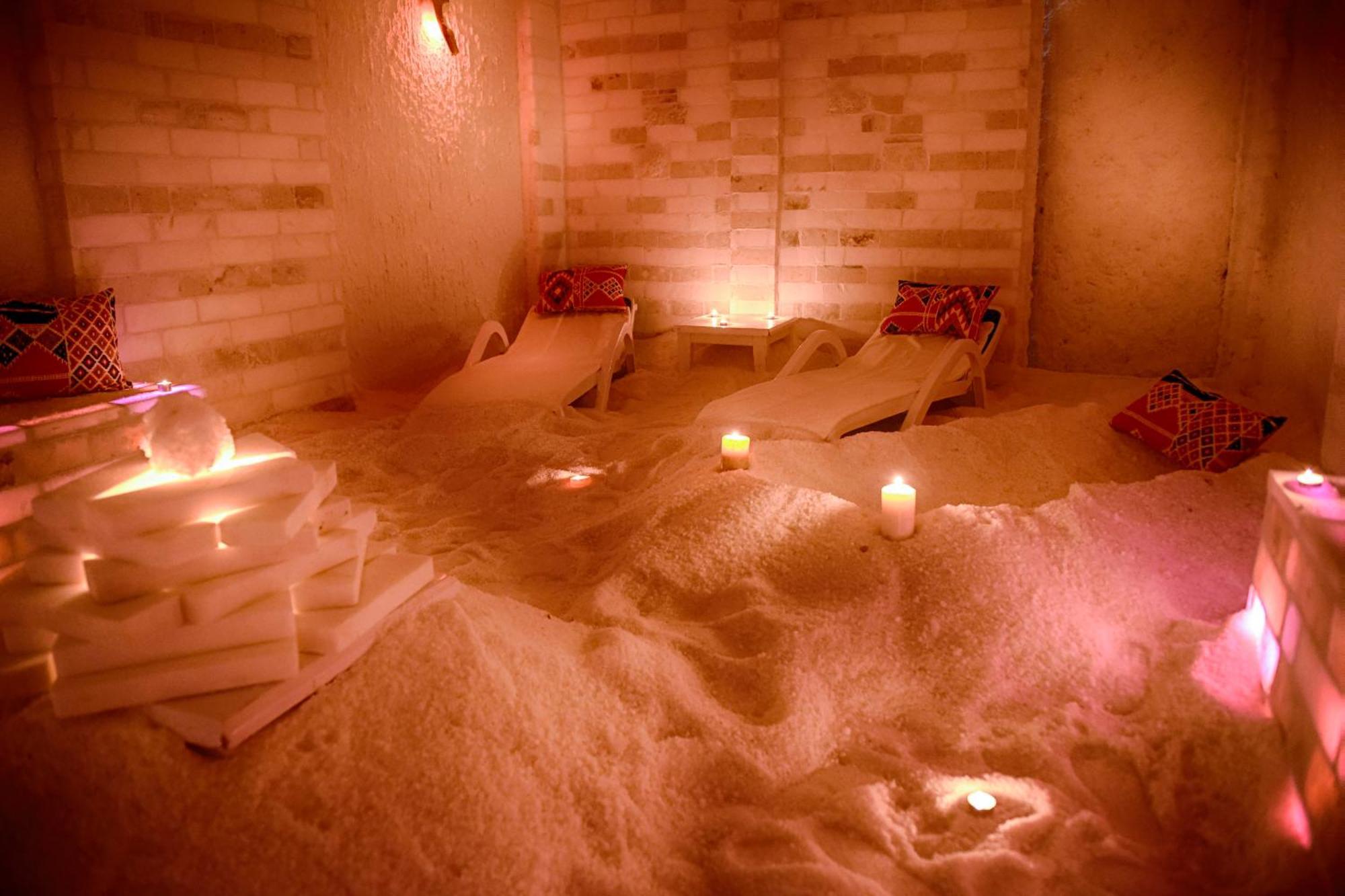 Tolip Hotel Alexandria Exterior foto A salt room